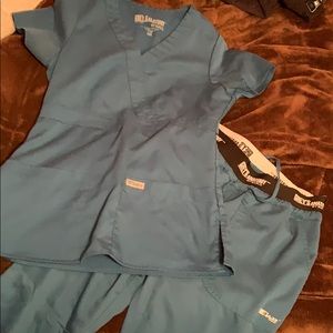Scrub set